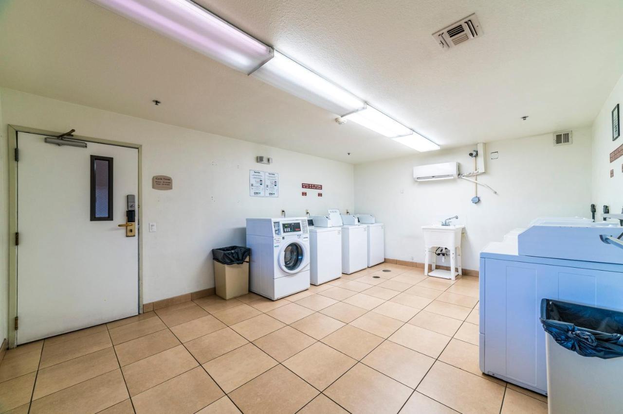 פיניקס Metro Phx Upstairs 2Bd Sleeps 6 Heated Pool No Pets Allowed מראה חיצוני תמונה